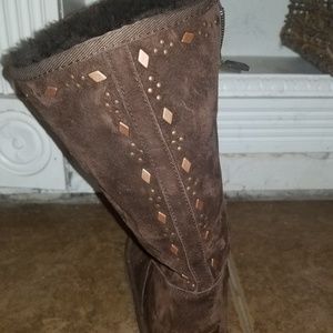 Tall dark brown uggs